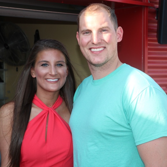 Meet your Posher, Erika - Picture 1 of 4